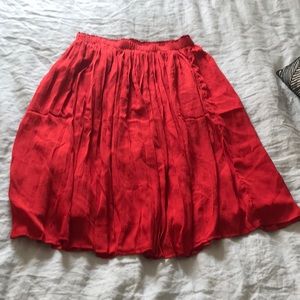 Deep red Gap pleated midi skirt